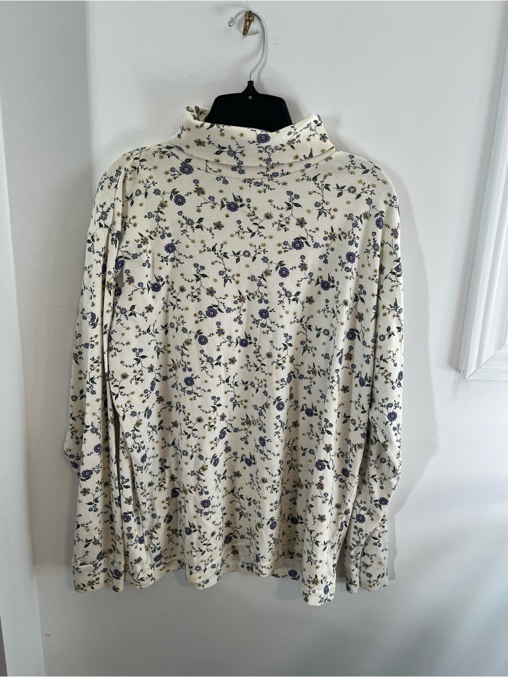 Women’s Vintage Northern Reflections Turtleneck Long Sleeve Floral Sweater - L